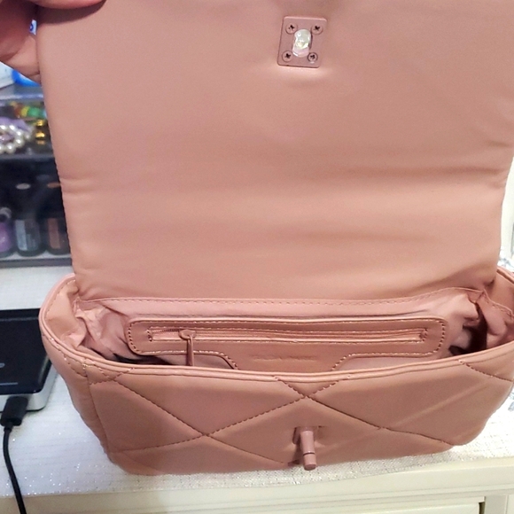 NWT GILDA PARIS SMALL QUILTED PINK BAGπππ - Picture 8 of 14